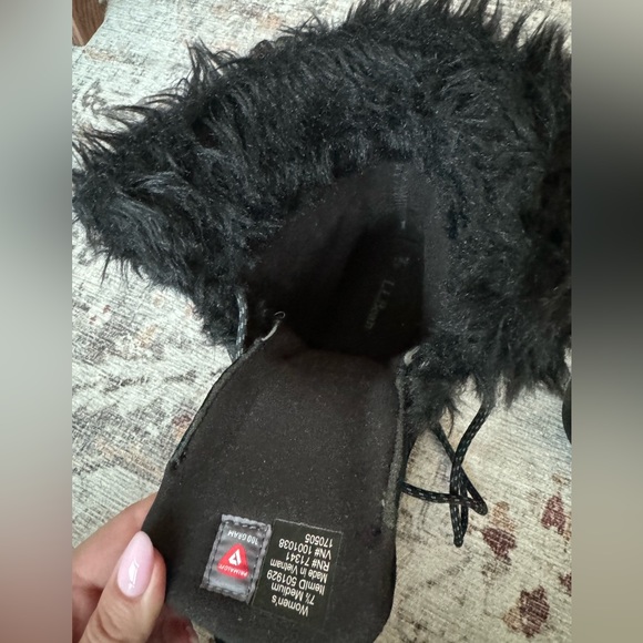 L.L. Bean Black Suede Snow Boots - Picture 4 of 8